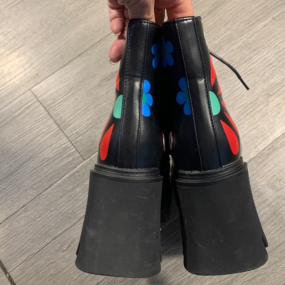 Dolls Kill LAMODA Black Free Spirit Platform Lug Flower Ankle Boots size 6 - Picture 11 of 14